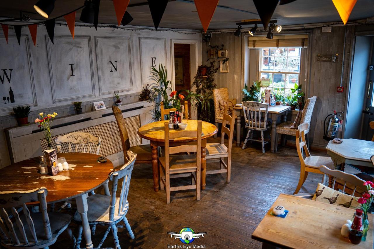 The Bear Inn Llandovery Eksteriør bilde